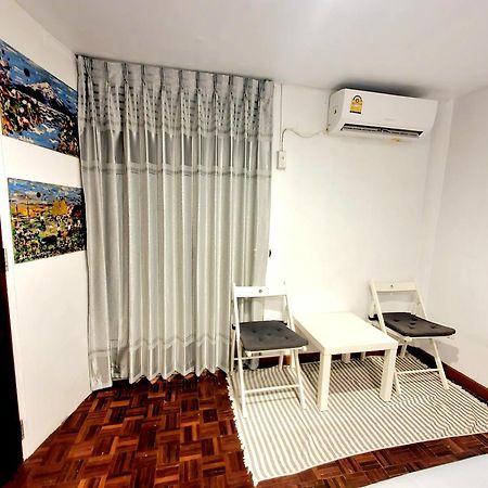Home16 Sukhumvit16 Банкок Екстериор снимка