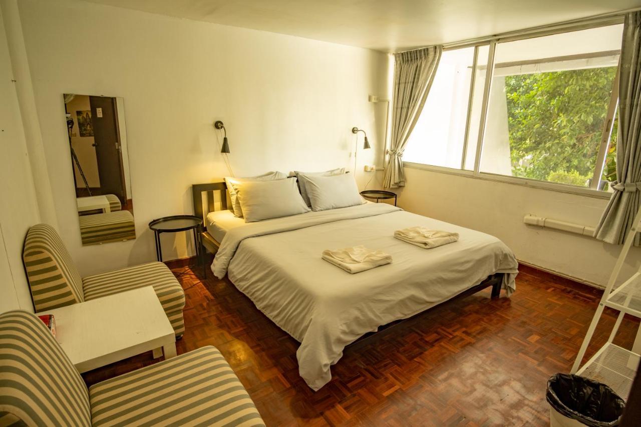 Home16 Sukhumvit16 Банкок Екстериор снимка