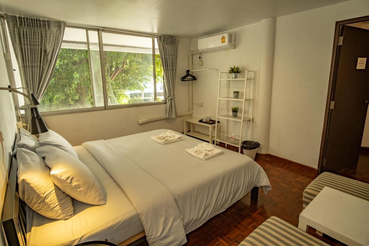 Home16 Sukhumvit16 Банкок Екстериор снимка