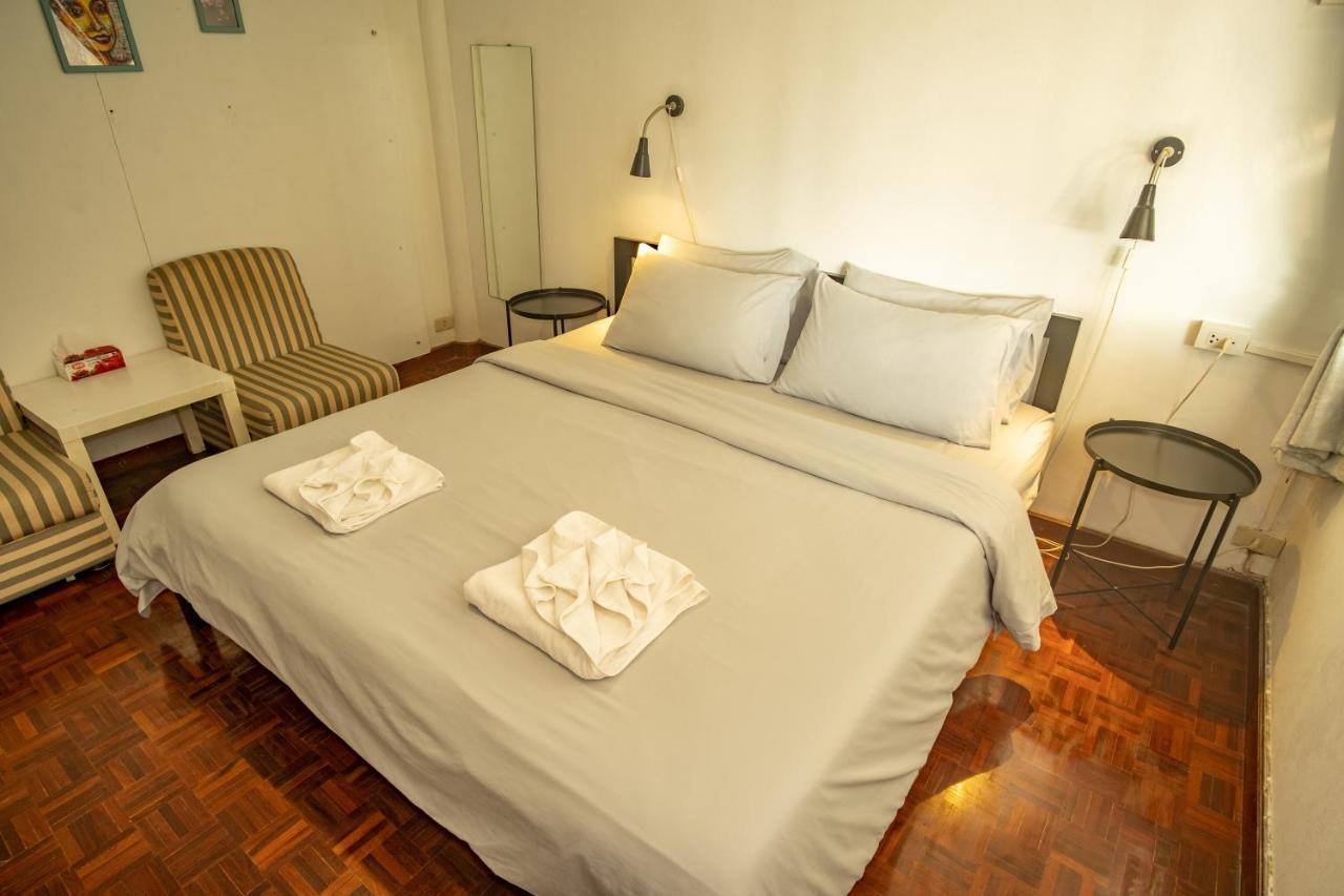 Home16 Sukhumvit16 Банкок Екстериор снимка