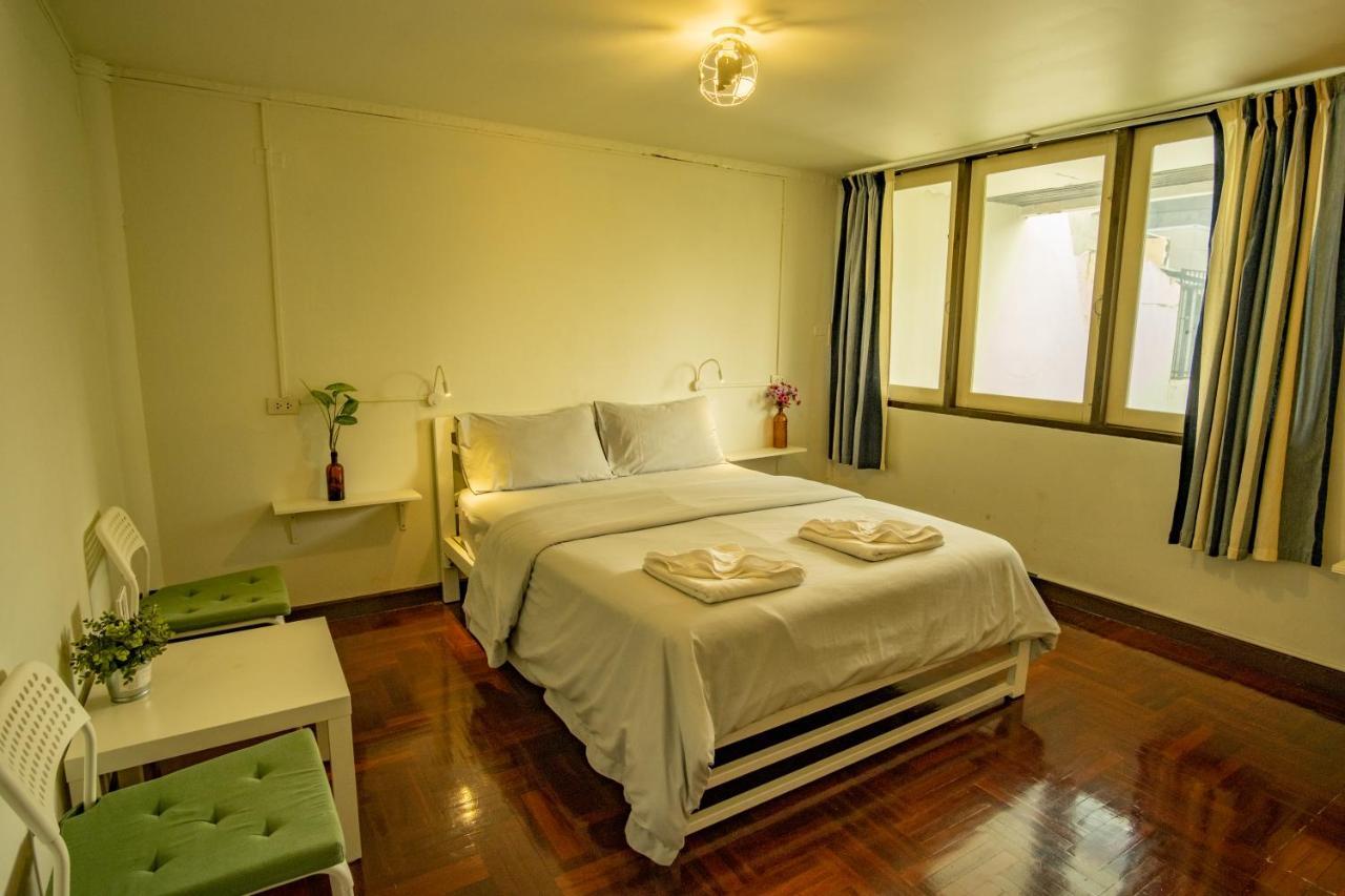 Home16 Sukhumvit16 Банкок Екстериор снимка