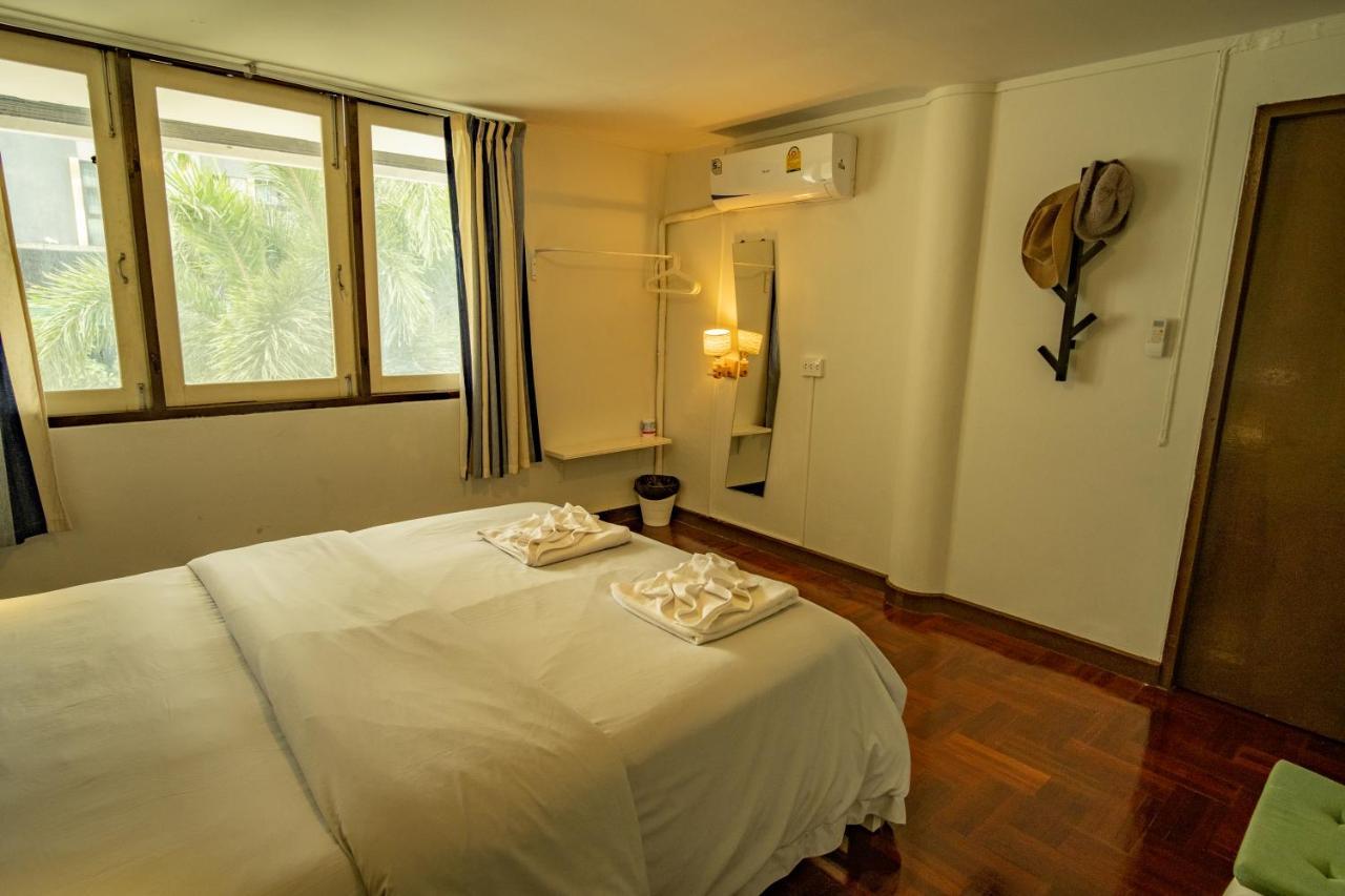 Home16 Sukhumvit16 Банкок Екстериор снимка