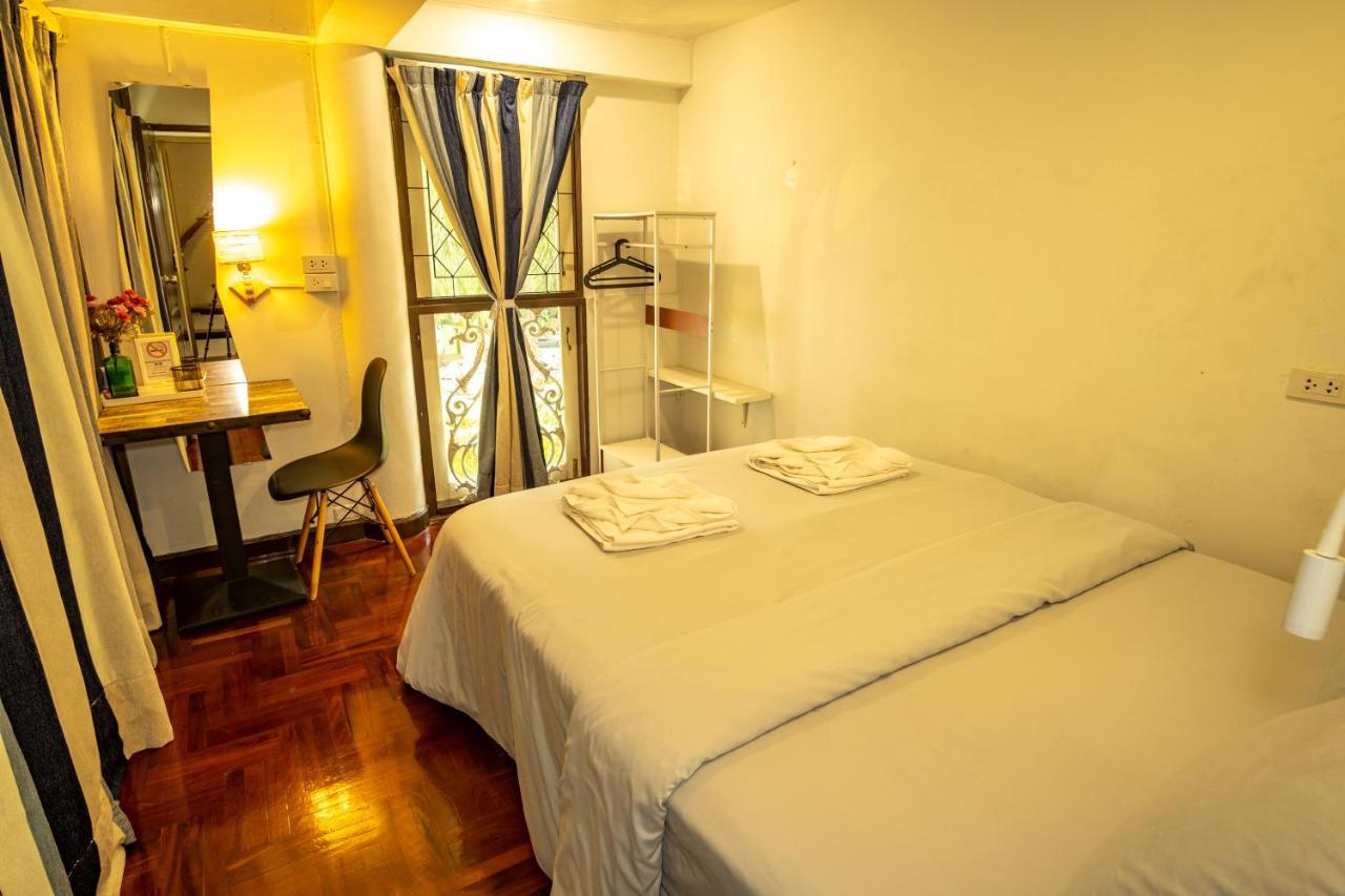 Home16 Sukhumvit16 Банкок Екстериор снимка