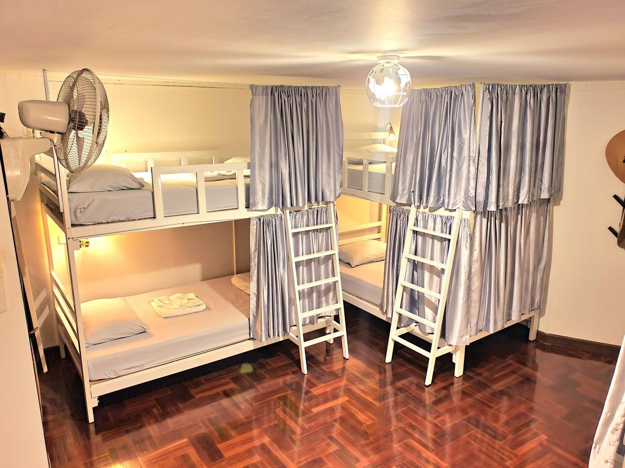 Home16 Sukhumvit16 Банкок Екстериор снимка