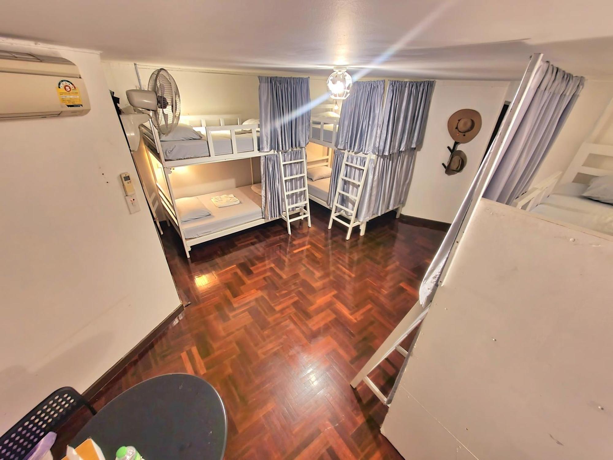 Home16 Sukhumvit16 Банкок Екстериор снимка