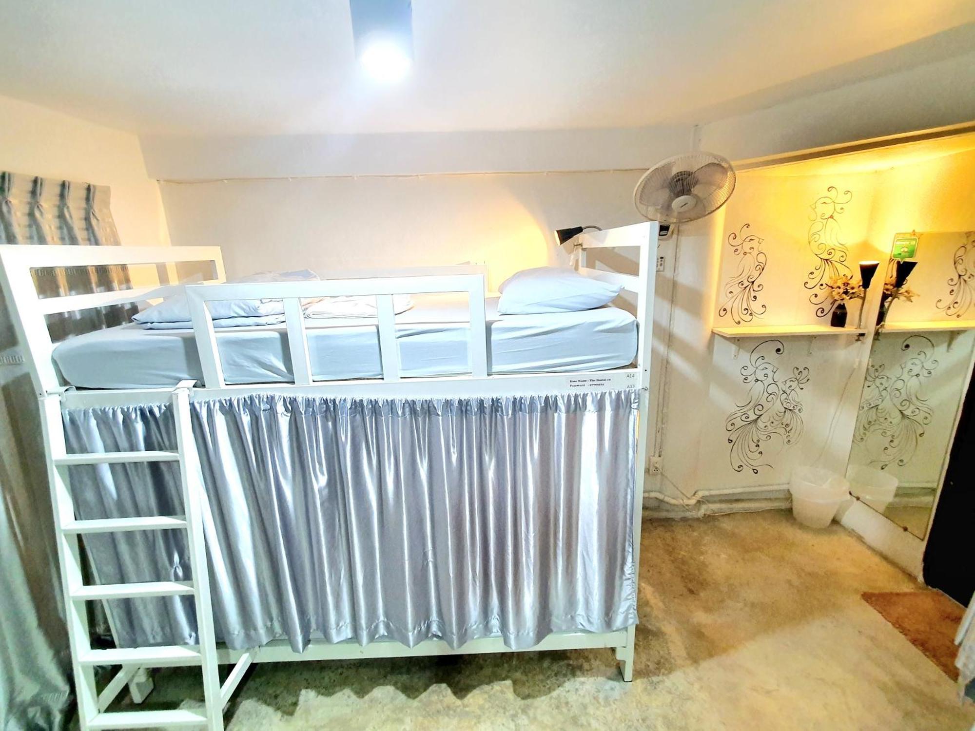 Home16 Sukhumvit16 Банкок Екстериор снимка