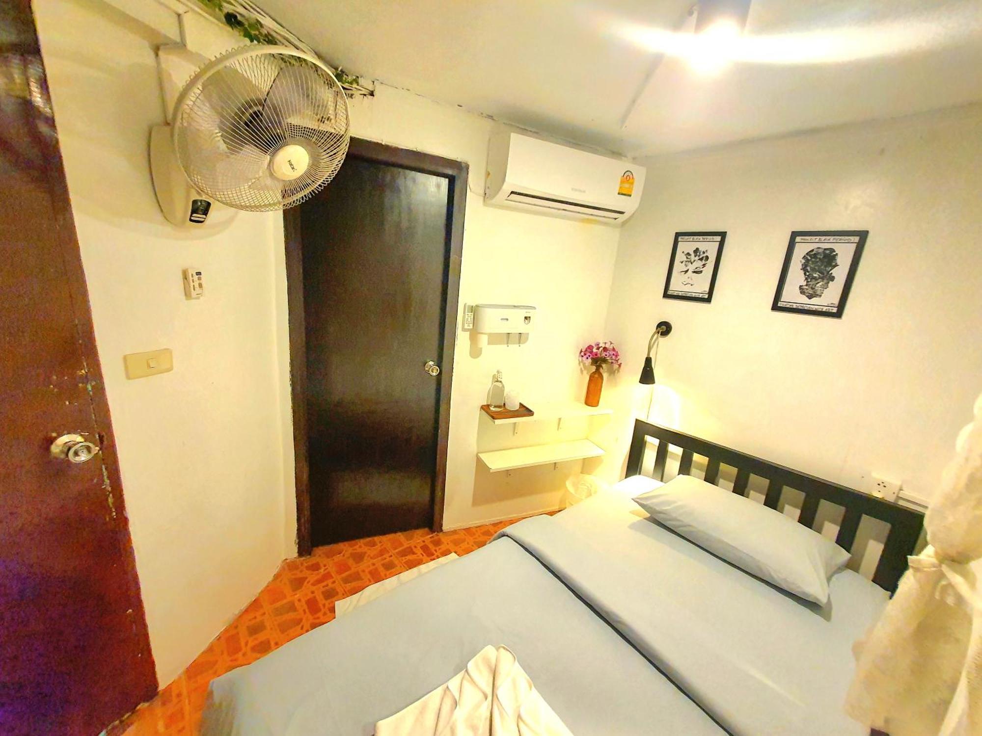Home16 Sukhumvit16 Банкок Екстериор снимка