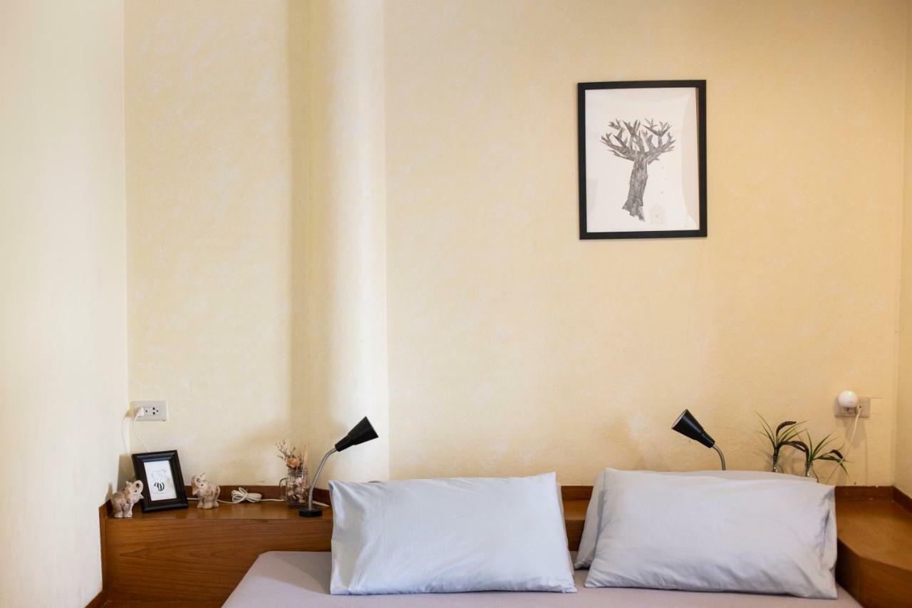 Home16 Sukhumvit16 Банкок Екстериор снимка