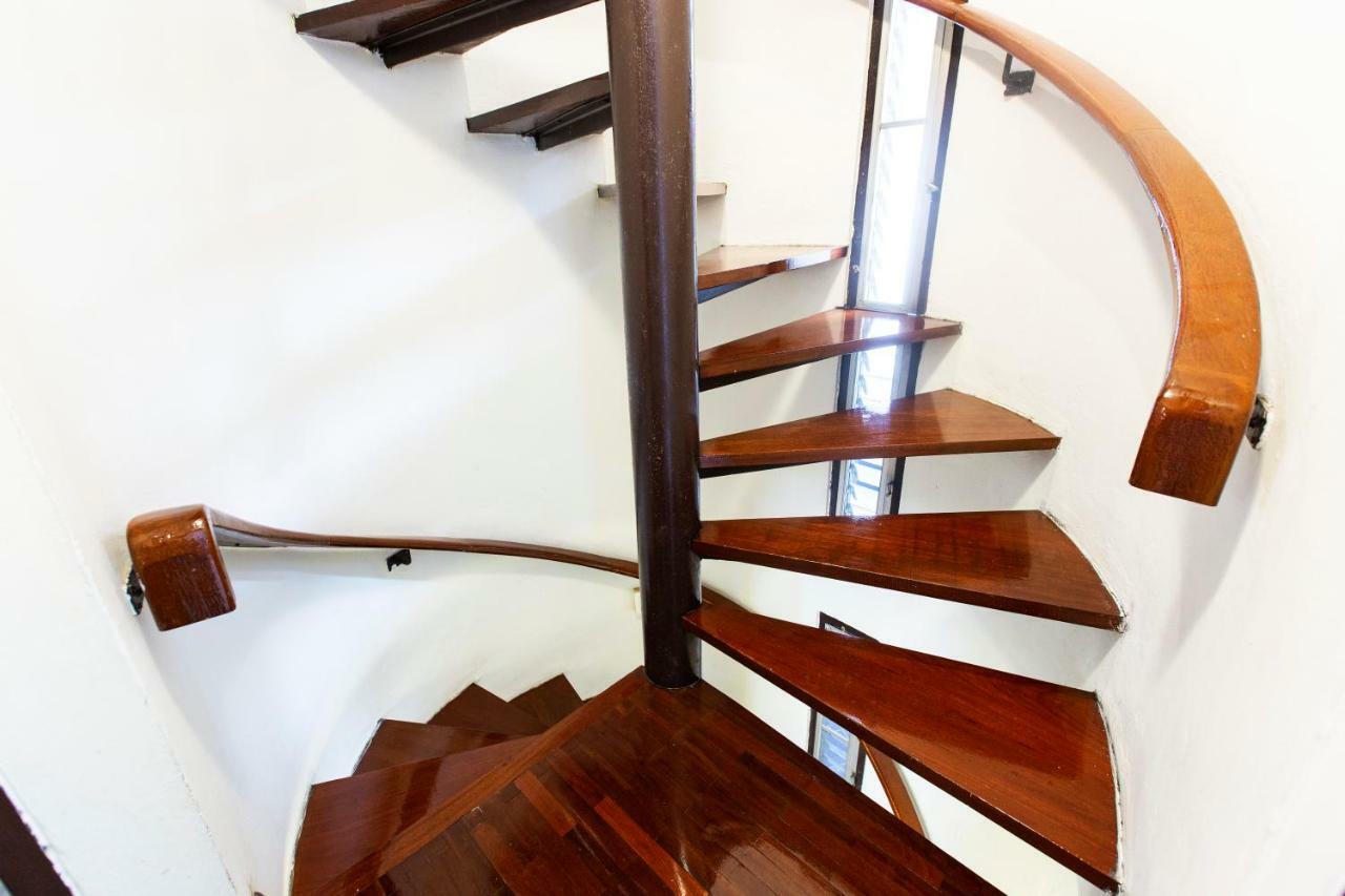 Home16 Sukhumvit16 Банкок Екстериор снимка